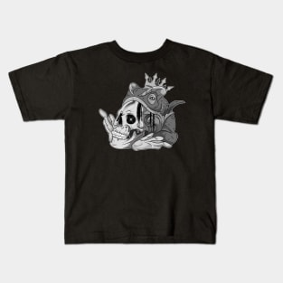 Frog Eating Skull with Crown Kids T-Shirt